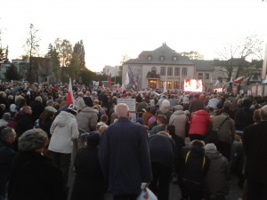 Multitudes en los homenajes a Popieluszko