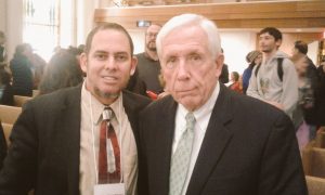 Con el excongresista Frank Wolf, quien auspició en 1998 el International Religious Freedom Act.